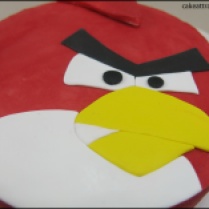 Tarta Angry Birds (ganache rojo)
